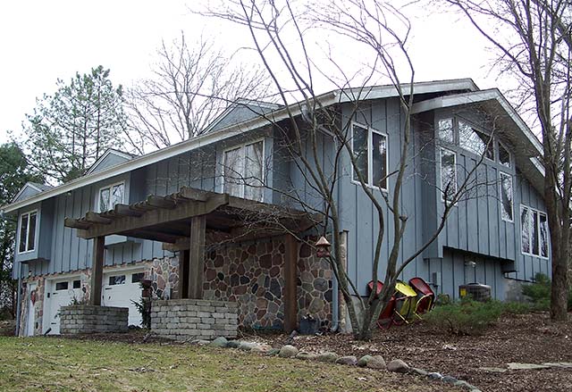 Family room addition with oergola 
